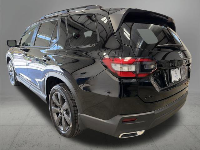 Certified 2025 Honda Pilot Sport image 9