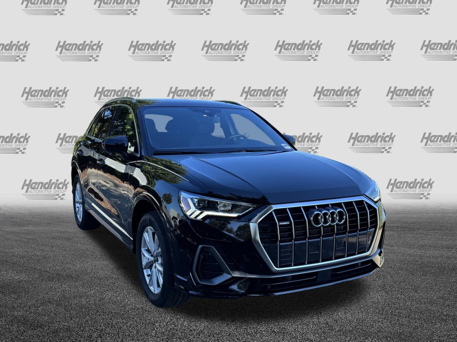 Used 2025 Audi Q3 2.0T Premium w/ Convenience Package AWD/4WD image 2