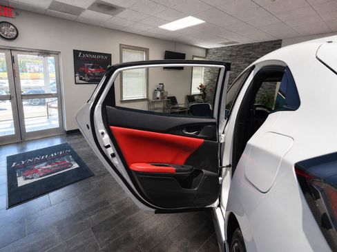 Used 2018 Honda Civic Sport image 12
