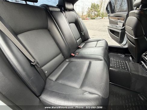 Used 2014 BMW 750Li w/ Executive Package RWD image 14