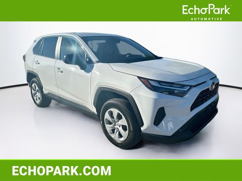 Used 2025 Toyota RAV4 LE AWD/4WD image 1
