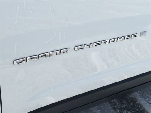 Certified 2023 Jeep Grand Cherokee Limited image 13