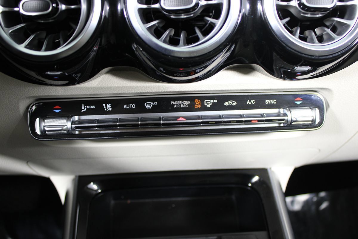 Used 2023 Mercedes-Benz GLB 250 image 20