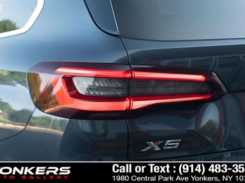 Used 2021 BMW X5 xDrive40i w/ Premium Package 2 image 21