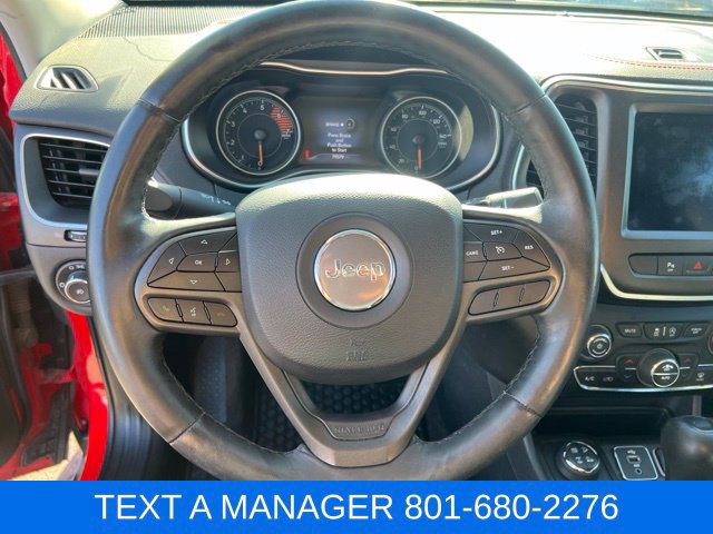 Used 2019 Jeep Cherokee Trailhawk AWD/4WD image 16