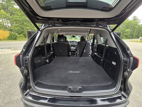 Used 2017 Toyota Highlander XLE w/ Carpet Mat Package AWD/4WD image 18