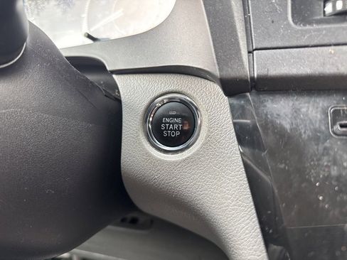 Used 2017 Toyota Sienna XLE image 11