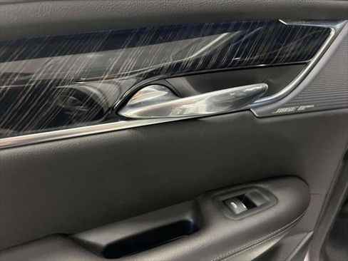 Used 2022 Cadillac XT6 Premium Luxury image 11