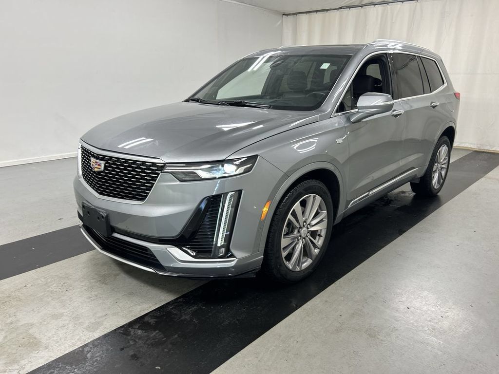 Used 2023 Cadillac XT6 Premium Luxury w/ Technology Package AWD/4WD image 5