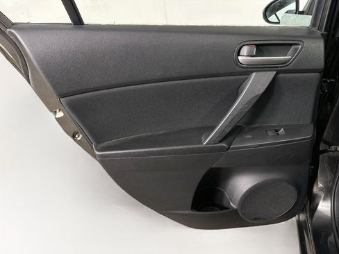 Used 2011 MAZDA MAZDA3 i Touring FWD image 24