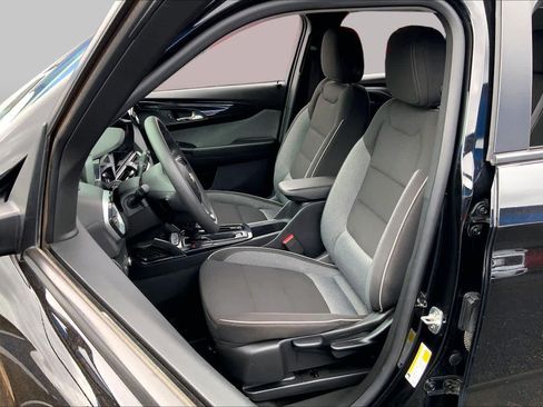 Used 2024 Chevrolet TrailBlazer LS w/ LS Convenience Package FWD image 8