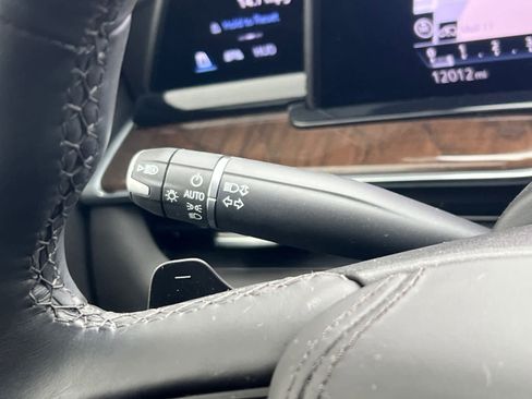 Used 2024 Cadillac Escalade Sport Platinum w/ LPO, ONYX Package image 19