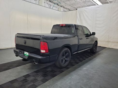 Used 2018 RAM 1500 Express w/ Black Ram 1500 Express Group AWD/4WD image 9