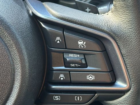 Certified 2025 Subaru Forester Limited image 25