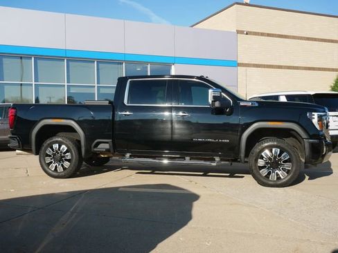 Used 2024 GMC Sierra 2500 Denali image 8