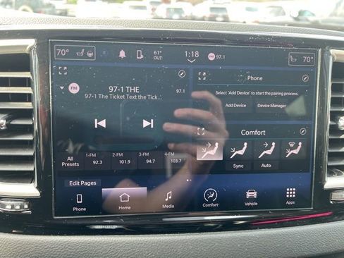 Certified 2023 Chrysler Pacifica Touring-L image 26