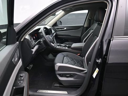 New 2026 Volkswagen Atlas Peak Edition AWD/4WD image 9
