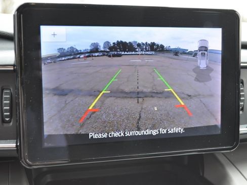 Used 2024 Ford Explorer XLT w/ Equipment Group 202A image 13