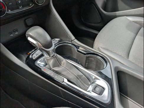 Used 2024 Buick Encore GX Preferred w/ Comfort Package FWD image 22