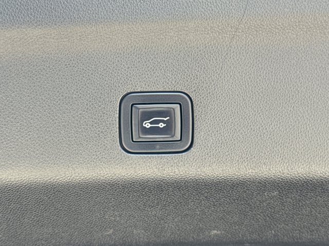 Used 2022 GMC Yukon SLT w/ SLT Premium Package AWD/4WD image 12
