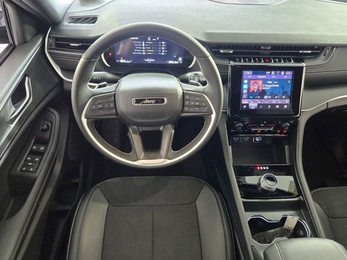 New 2025 Jeep Grand Cherokee L Laredo image 11