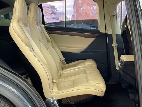 Used 2016 Tesla Model X 90D image 22