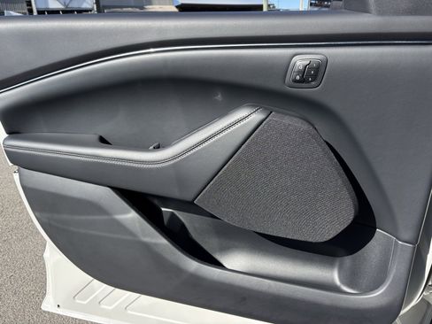 Used 2025 Ford Mustang Mach-E Select w/ Comfort Package Lite image 17