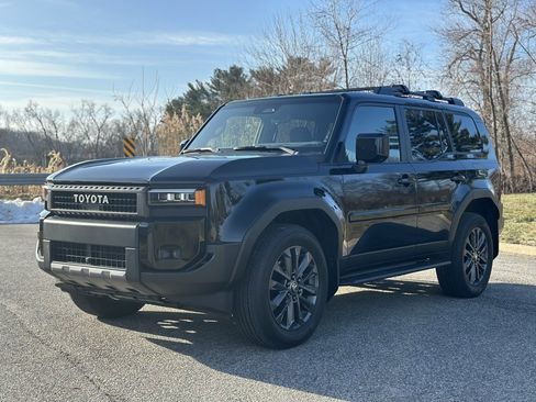 Used 2025 Toyota Land Cruiser image 3