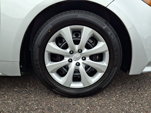 Used 2024 Toyota Corolla LE FWD image 8