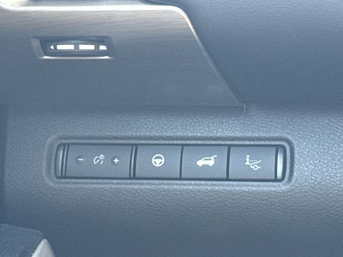 Used 2024 Nissan Pathfinder Platinum AWD/4WD image 16