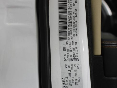 Used 2016 Jeep Cherokee Limited w/ Technology Group image 19