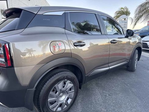 Used 2025 Nissan Kicks S w/ Charging Package image 13