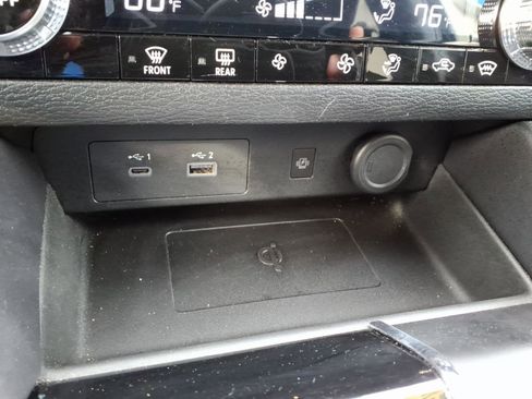 Used 2024 Mitsubishi Outlander SE image 23