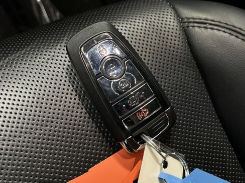 Used 2022 Lincoln Corsair AWD w/ Premium Package image 29