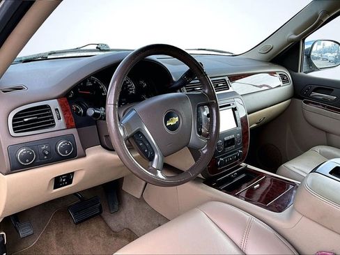 Used 2013 Chevrolet Avalanche LTZ image 14