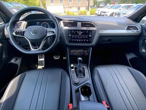 Used 2022 Volkswagen Tiguan SE R-Line AWD/4WD image 12