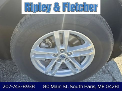 Used 2021 Ford Explorer XLT w/ Equipment Group 202A AWD/4WD image 17