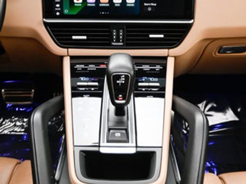 Used 2019 Porsche Cayenne Turbo w/ Premium Plus Package image 89