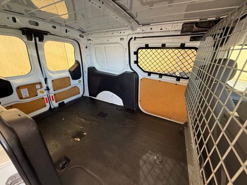 Used 2018 Ford Transit Connect XLT image 20