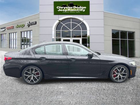 Used 2023 BMW M550i xDrive w/ Executive Package image 5