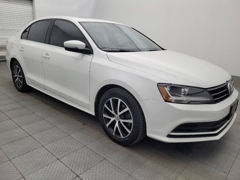 Used 2017 Volkswagen Jetta SE FWD image 10