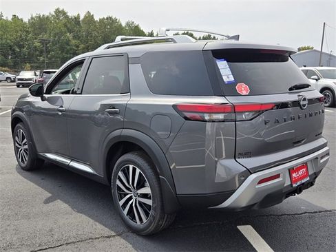 New 2025 Nissan Pathfinder Platinum w/ Black Appearance Package image 5