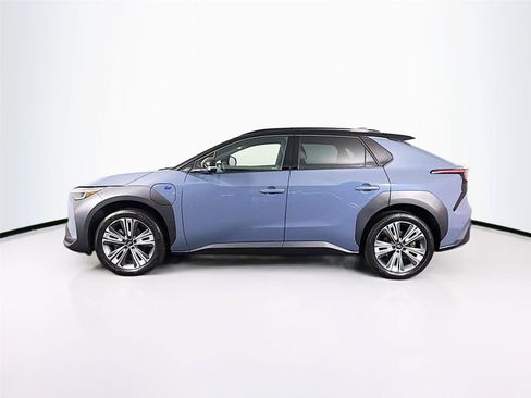 Used 2023 Subaru Solterra AWD image 8