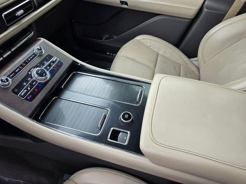Used 2020 Lincoln Aviator Grand Touring w/ Equipment Group 301A AWD/4WD image 26