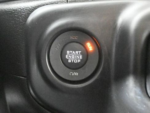 Used 2020 Jeep Wrangler Sport AWD/4WD image 30