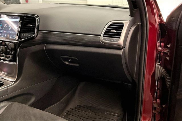 Used 2020 Jeep Grand Cherokee Altitude AWD/4WD image 19