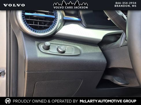 Used 2024 Chevrolet Trax LT w/ Driver Confidence Package FWD image 20