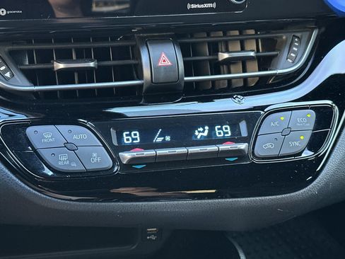 Used 2020 Toyota C-HR XLE image 21