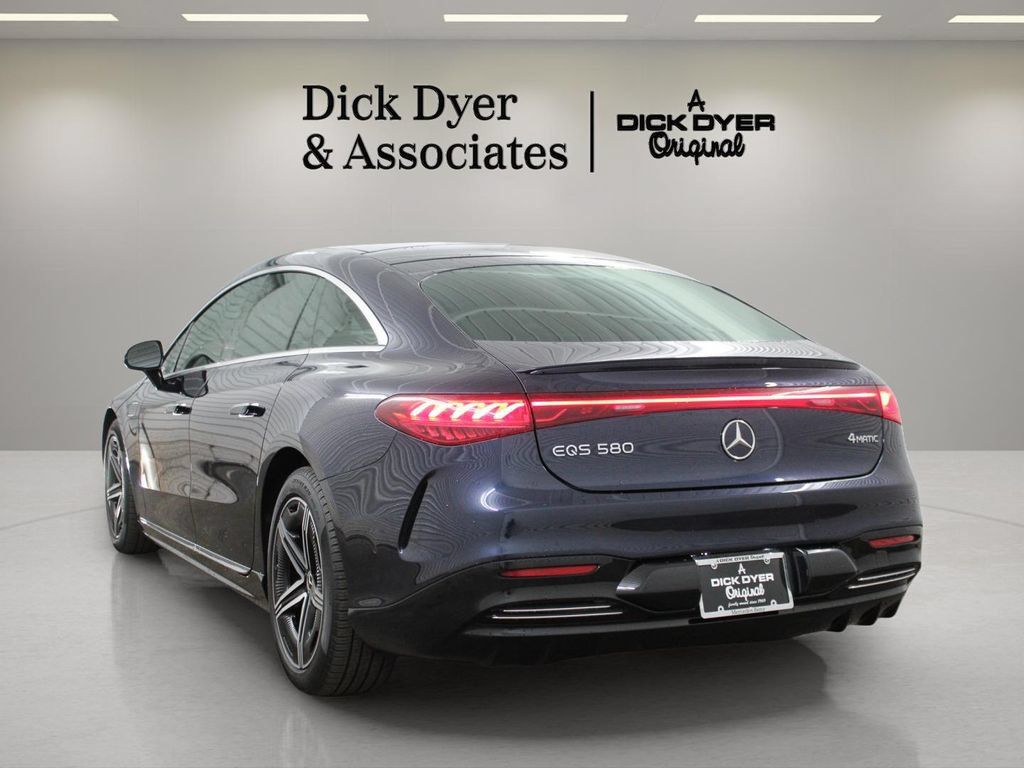 Used 2023 Mercedes-Benz EQS 580 4MATIC Sedan image 9