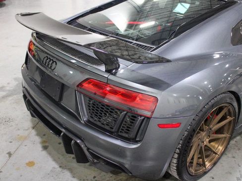 Used 2017 Audi R8 V10 w/ Carbon Exterior Package image 21